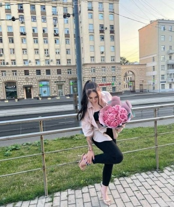 В моем арсенале есть широкий спектр услуг, которые позволят тебе расслабиться и насладиться каждой минутой нашей встречи. Мои мягкие руки и прекрасное тело помогут тебе окунуться в мир блаженства.
Я профессионалка своего дела и гарантирую абсолютную конфиденциальность и безопасность. Некоторые из моих услуг включают классический и эротический массаж, оральный и классический секс, ролевые игры и фантазии.
У меня есть множество положительных отзывов от довольных клиентов, которые приходят ко мне снова и снова. Только для тебя я могу поделиться моими фотографиями, чтобы ты убедился, насколько я привлекательна и сексуальна.
Я живу в Москве и готова принять тебя в своей уютной и роскошной квартире, где ты сможешь отдохнуть и насладиться моим обществом. Жду твоего звонка, чтобы начать нашу волшебную встречу. 💋🌟🔥 830, 23 года